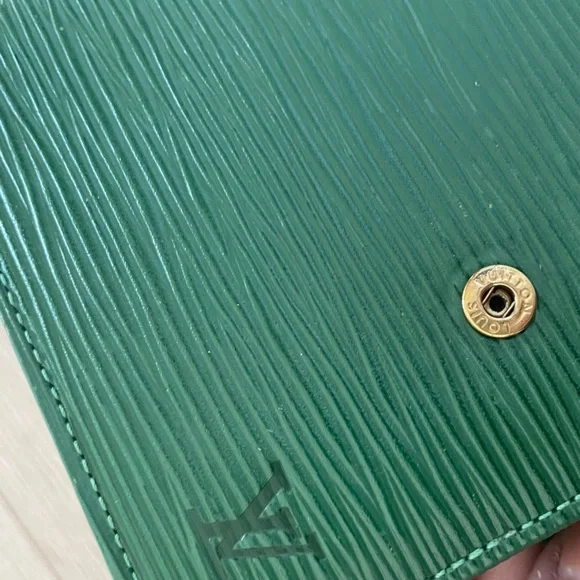 Louis Vuitton Epi Leather Wallet 💚 - Picture 6 of 16